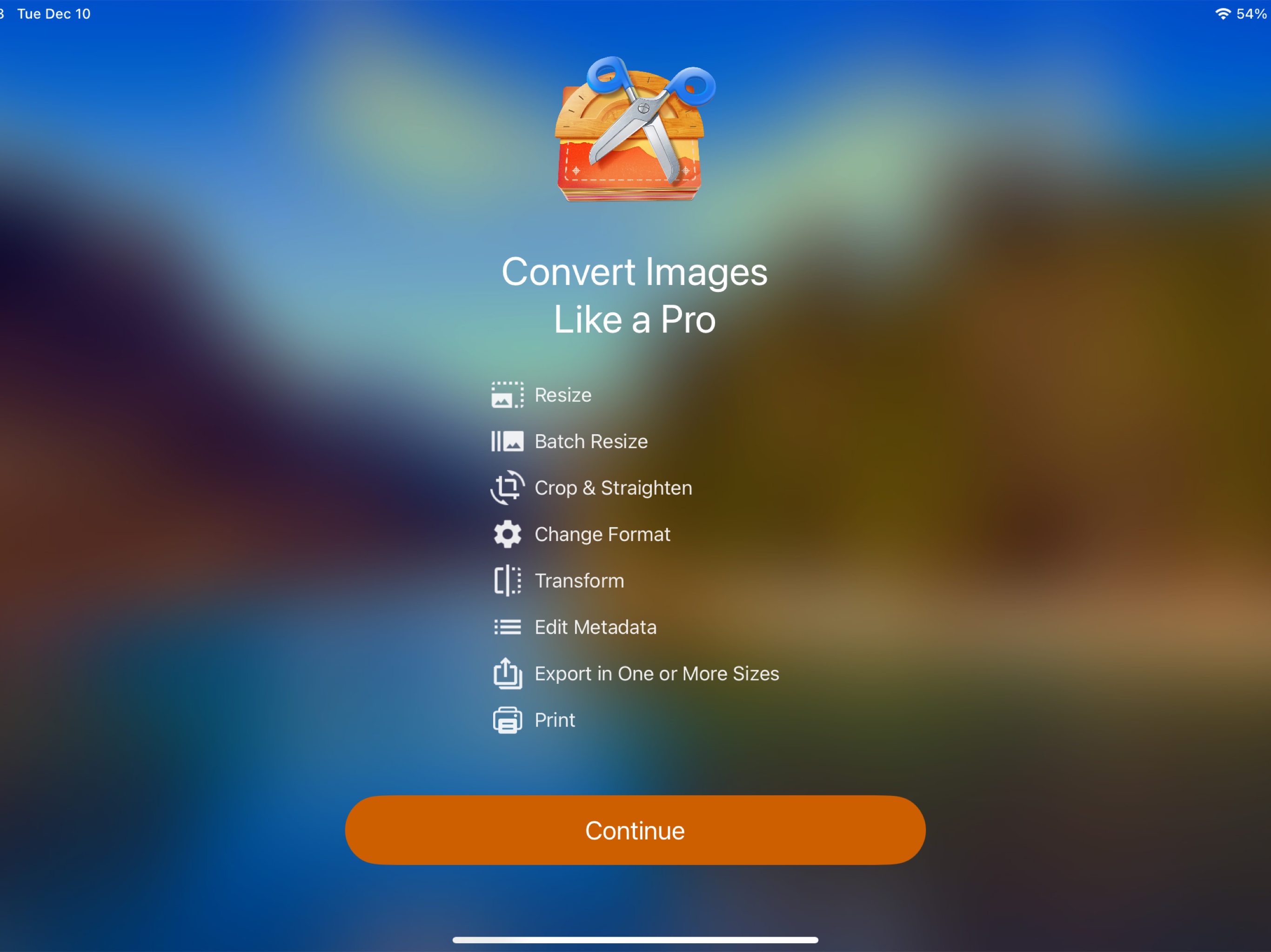 iSize on iPad: welcome screen listing key features: resize, batch resize, crop and straighten, change format, transform, edit metadata, export, and print